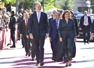 El Rey Felipe VI llega a la Lonja de València para los premios Rei Jaume I