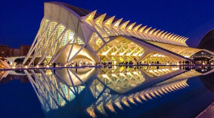 Luz, agua y música: así será el videomapping acuático que se verá en Valencia este sábado