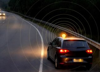 Recreación de la nueva baliza V16 que será obligatoria a partir de 2026 en el coche