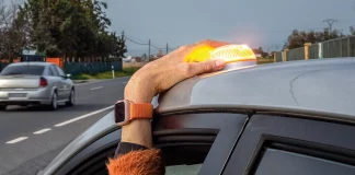 Balizas V16: qué son y cómo saber si están homologadas Balizas luminosas V16 homologadas. DGT