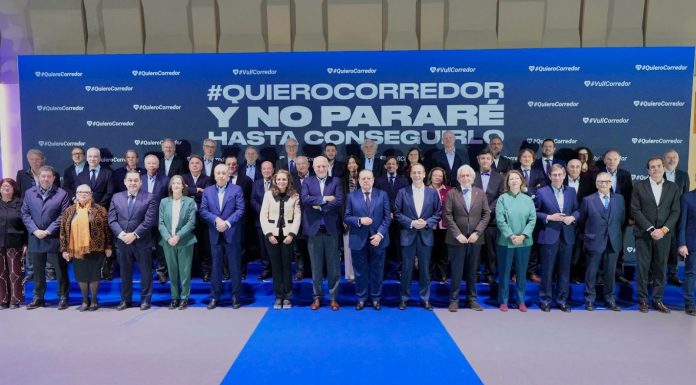 Valencia y Alicante, a tan solo 50 minutos: los empresarios valencianos se unen en #QuieroCorredor Empresarios valencianos presentes en el Roig Arena durante el acto #QuieroCorredor