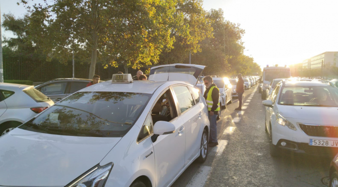 La huelga de taxis colapsa Valencia: estas son las calles y carreteras más afectadas