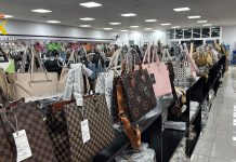La Guardia Civil desarticula una tienda de falsificaciones de marca en Valencia Algunos de los artículos incautados en la tienda