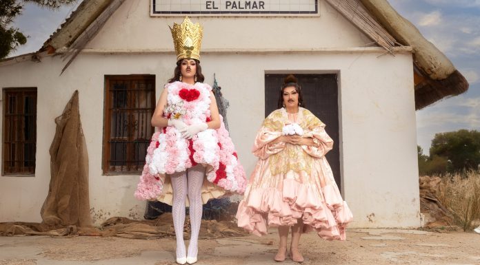 Polémica por la «Geperudeta» drag: una concursante de DragRace se viste de la Virgen y simula la Ofrenda