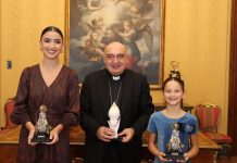 Las Falleras Mayores de València visitan el Arzobispado de la ciudad