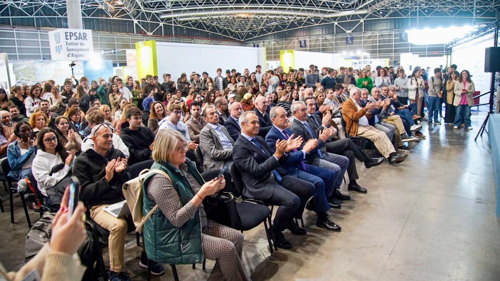 EFIAQUA ha inaugurado hoy su nueva edición con una destacada afluencia de visitantes y con la presencia de importantes representantes institucionales y empresariales del sector del agua.