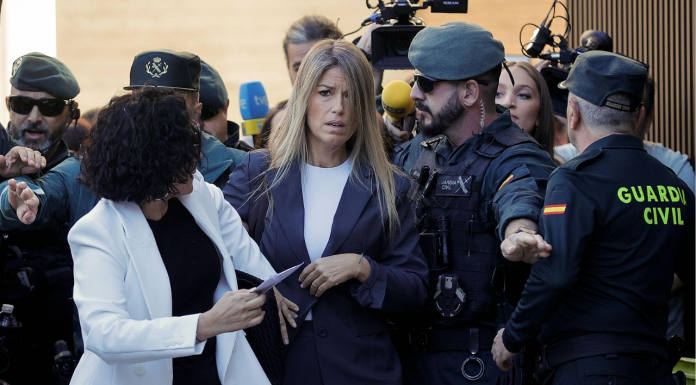 Maribel Vilaplana rompe su silencio: «Mazón no estaba incomunicado, atendía llamadas y mensajes” Maribel Vilaplana rompe su silencio: "Mazón no estaba incomunicado, atendía llamadas y mensajes”