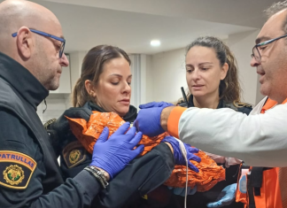 Una joven da a luz en una vivienda de El Cabanyal