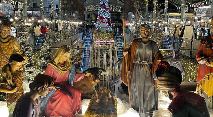 El Mercado de Colón enciende la Navidad con mercadillos y conciertos gratuitos