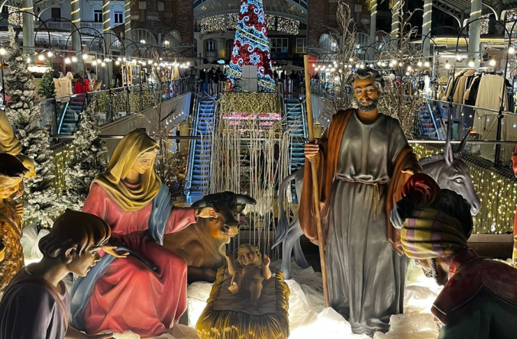 El Mercado de Colón enciende la Navidad con mercadillos y conciertos gratuitos