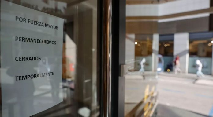 Detenidos la propietaria de la clínica dental y el anestesista que sedó a la niña de seis años fallecida en Alzira