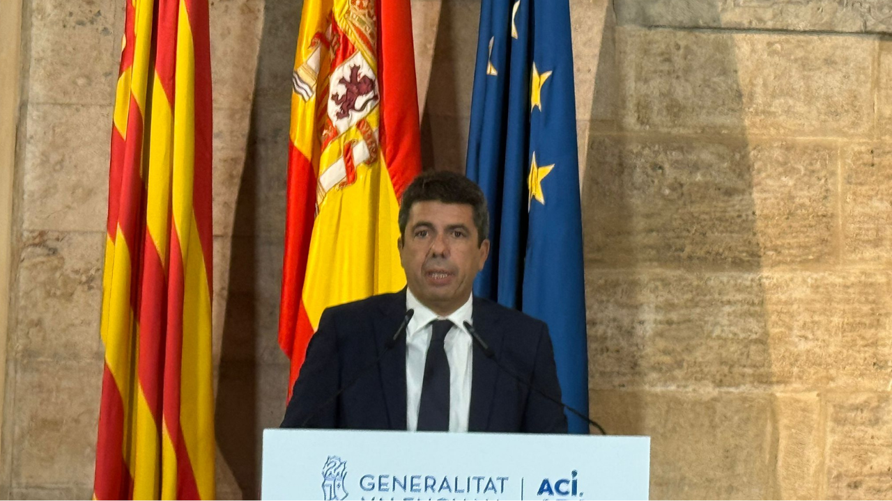 Carlos Mazón dimite como president de la Generalitat y descarta un adelanto electoral