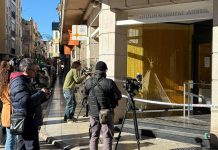 Investigan si el anestesista imputado por la muerte de una menor causó complicaciones en un tercer niño sedado La Policía registra la clínica dental de Alzira