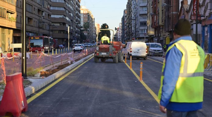 Pérez Galdós reabre un carril de circulación para mejorar el tráfico en Navidad Pérez Galdós reabre un carril de circulación para mejorar el tráfico en Navidad