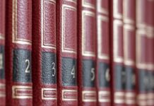 «Milenial» o «Turismofobia»: Estas son las nuevas palabras que incorpora la RAE Imagen de archivo de diccionarios