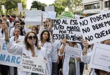 Arranca la macrohuelga médica en València con largas colas en centros de salud Macrohuelga de médicos. EFE