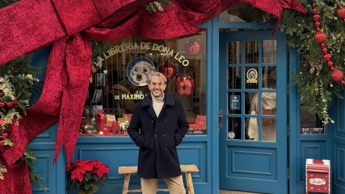 7televalencia libreria máximo huerta navidad Máximo Huerta en su librería decorada por Navidad