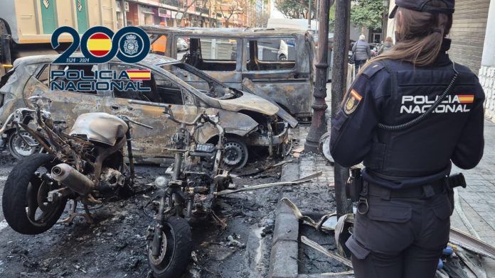 Detenido por incendiar 18 contenedores y dañar más de 30 vehículos en Valencia