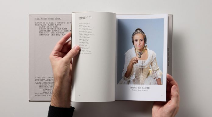 La falla Mossén Sorell–Corona conquista Europa con su llibret «The world is on fire»