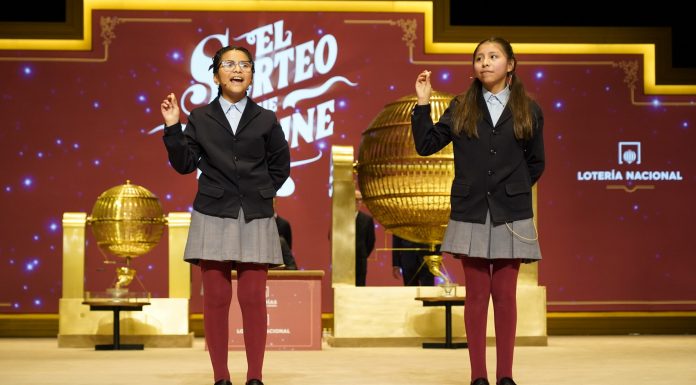 El Gordo de la Lotería cae en el 79.432 y reparte millones en las zonas afectadas por los incendios de verano El Gordo de la Lotería cae en el 79.432 y reparte millones en León