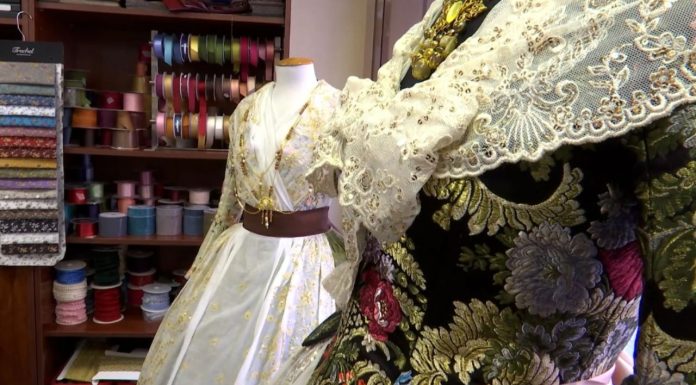 Así se crean los trajes más esperados: La Joia cuenta cómo avanzan las primeras piezas de la Fallera Mayor Infantil y su Corte