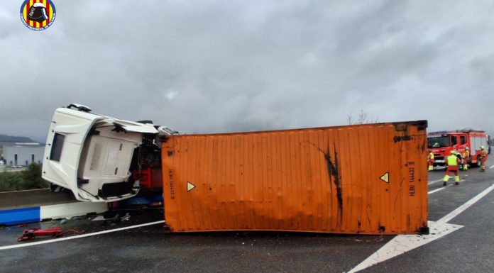 Un accidente corta la A3 en Buñol dirección Valencia