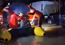 Rescatan a dos ancianos en una planta baja de Carcaixent