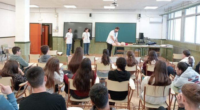 El Hospital Vithas Valencia Turia forma a 600 estudiantes del IES Campanar en técnicas de reanimación cardiopulmonar El Hospital Vithas Valencia Turia forma a 600 estudiantes del IES Campanar en técnicas de reanimación cardiopulmonar