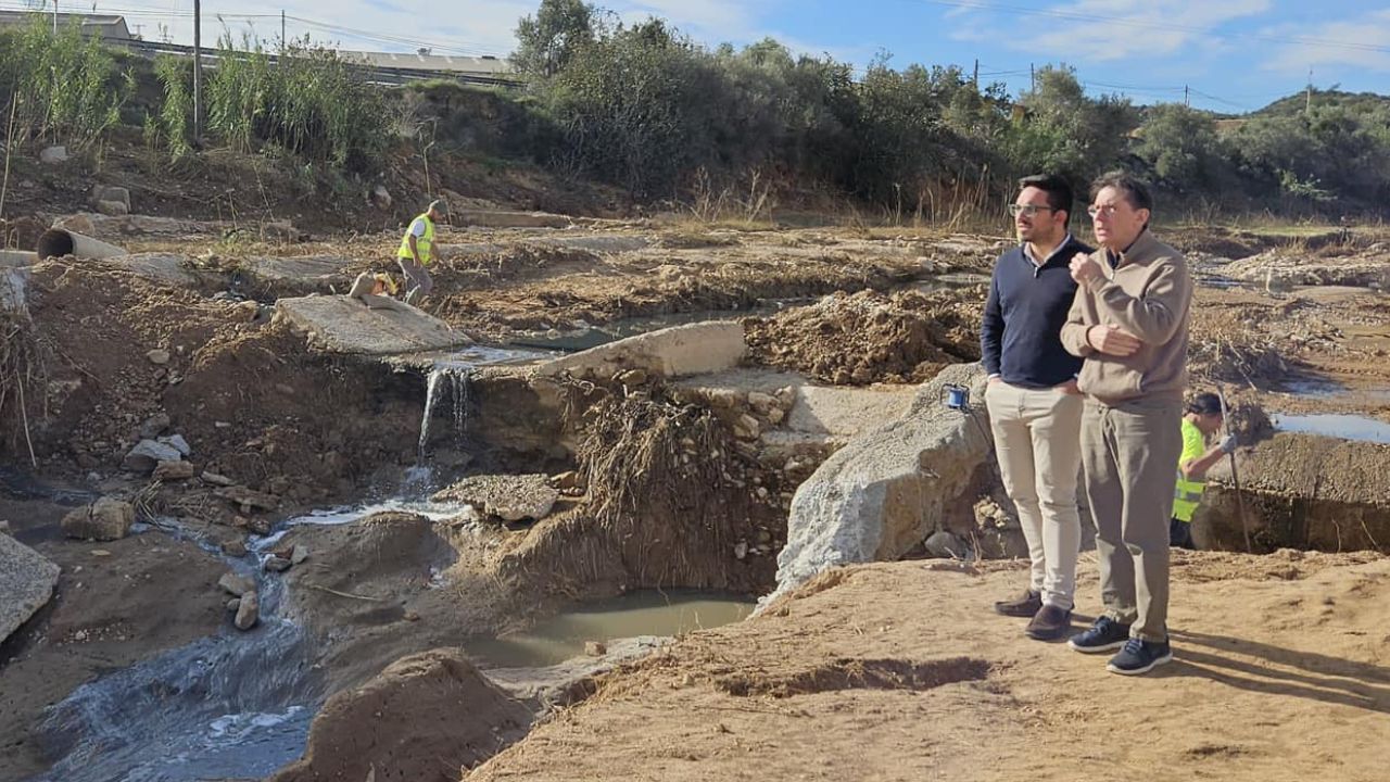 Héctor Troyano (Vilamarxant) visitando las infraestructuras dañadas por la DANA
