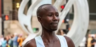 El keniata John Korir gana el Maratón con un tiempo de 2:02:24