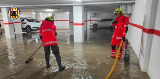La lluvia vuelve a golpear la zona cero de la DANA: miedo, inundaciones puntuales y cansancio vecinal en l’Horta Sud El Consorcio Provincial de Bomberos ha tenido que actuar ante la inundación de garajes en Catarroja
