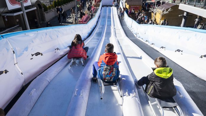 7televalencia-fireta-xirivella Los más pequeños podrán disfrutar de un tobogán de hielo