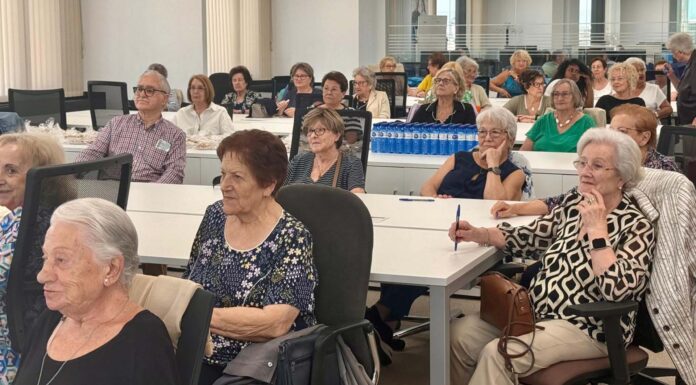 Alumnos de un colegio valenciano acompañarán a personas mayores