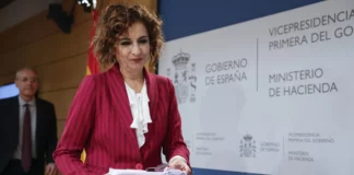 La vicepresidenta primera y ministra de Hacienda, María Jesús Montero. EP