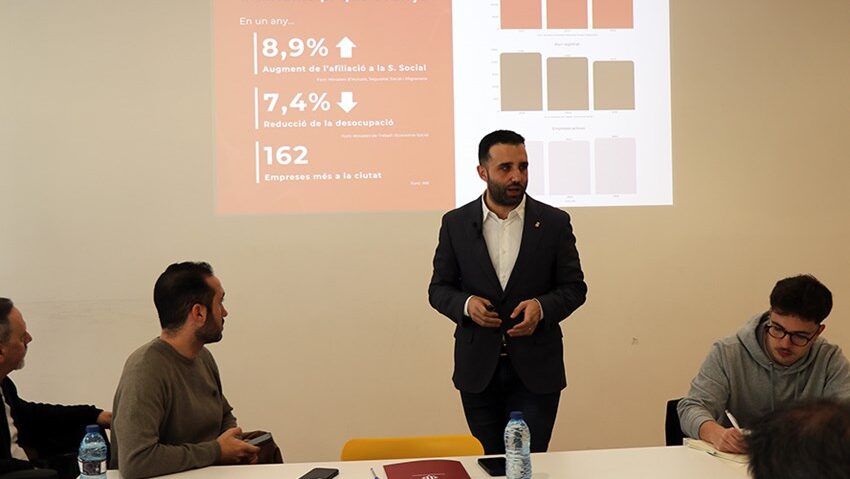 Darío Moreno, alcalde de Sagunto, presentando el crecimiento del municipio este 2025