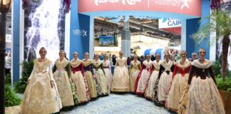 La Fallera Mayor de València 2025 y su corte en Fitur el año pasado