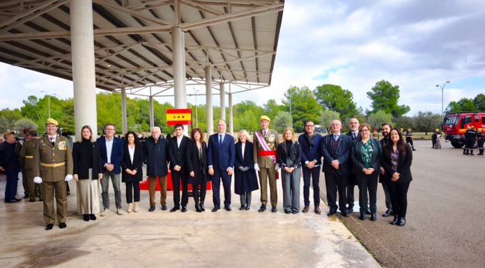 El Ministerio de Defensa otorga al alcalde de Sedaví el mérito militar por su actuación durante la DANA Defensa otorga a José F. Cabanes la Cruz al mérito militar con distintivo blanco