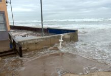 El temporal Harry deja un litoral valenciano devastado y rescates en Sagunto La borrasca Harry se ha comido kilómetros de playa de norte a sur de la Comunitat Valenciana