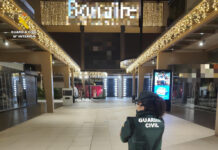 Estafan 7.000 euros en un centro comercial valenciano