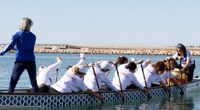 Remo en equipo ‘Dragon Boat’ para pacientes con cáncer de mama