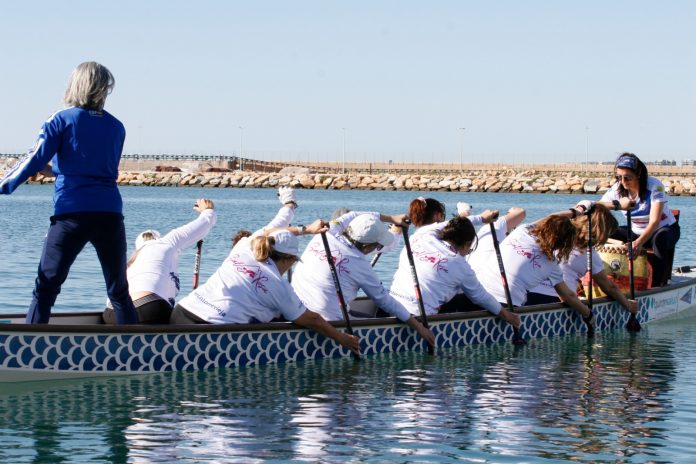 FOTO DRAGON BOAT TORREVIEJA CÁNCER MAMA