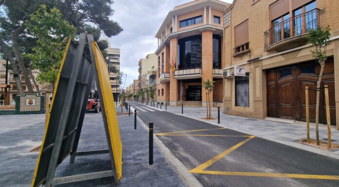 Un conductor drogado y bebido causa dos accidentes en Albal