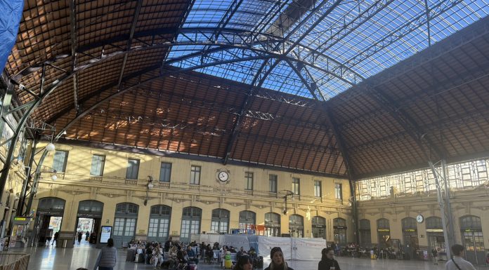 El vestíbulo de la Estación vuelve a lucir con la cubierta completamente reformada