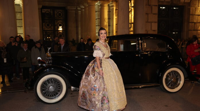 Conoce los detalles del traje de Carmen Prades, Fallera Mayor de Valencia
