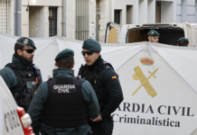 La autopsia confirma que el niño de Sueca fue asesinado por un adulto Miembros de la Guardia Civil de criminalística en el lugar donde se cometió el crimen. Autopsia / ANA ESCOBAR (EFE)