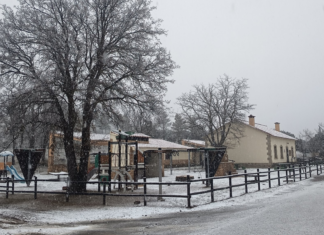La nieve tiñe de blanco el interior de la Comunitat Valenciana
