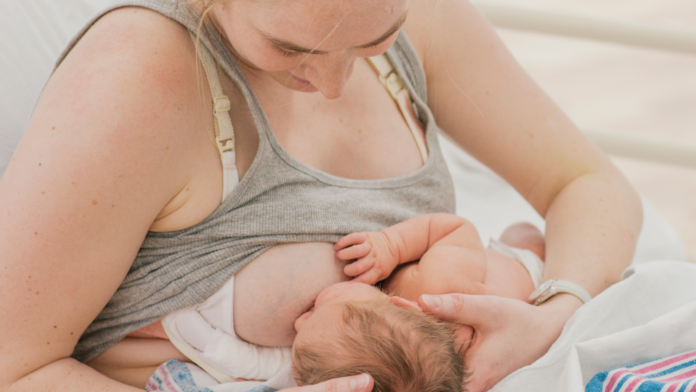 7televalencia-lactancia-materna Una experta desvela los beneficios físicos y psicológicos de la lactancia materna para la madre