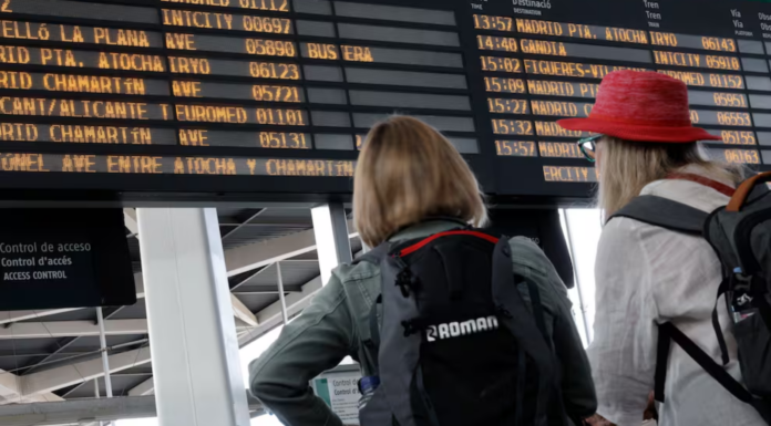 Caos en el AVE Valencia-Madrid: 9 puntos con velocidad reducida provocan retrasos y paradas de trenes