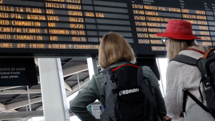 Caos en el AVE Valencia-Madrid: 9 puntos con velocidad reducida provocan retrasos y paradas de trenes