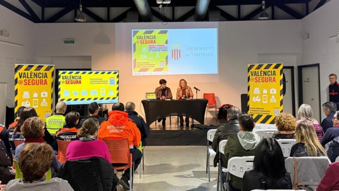 7televalencia-caballero-paqui-bartual El plan de formación en emergencias València + Segura se expande al área metropolitana